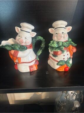 Farmer’s Market Piglet Cream and Sugar Set